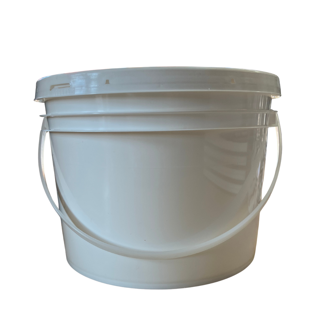 3.8L (1 US GAL) white HDPE pail with lid