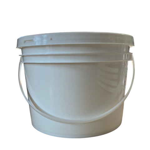 3.8L (1 US GAL) white HDPE pail with lid